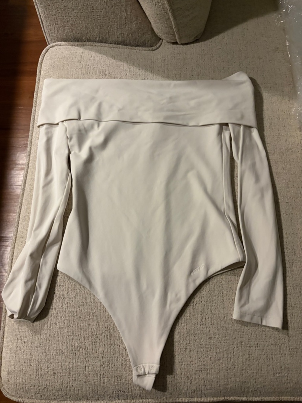 Aritzia CONTOUR Off-Shoulder Long Sleeve Bodysuit